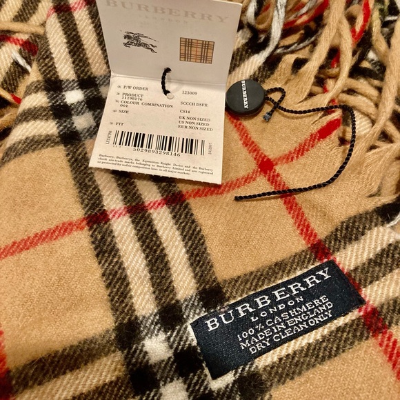 BURBERRY "Happy" Nova Check Tartan Cashmere Fringe Wrap Scarf - Picture 5 of 10